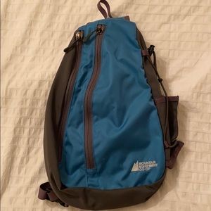 Blue Mountain Equipment Co cross body sling